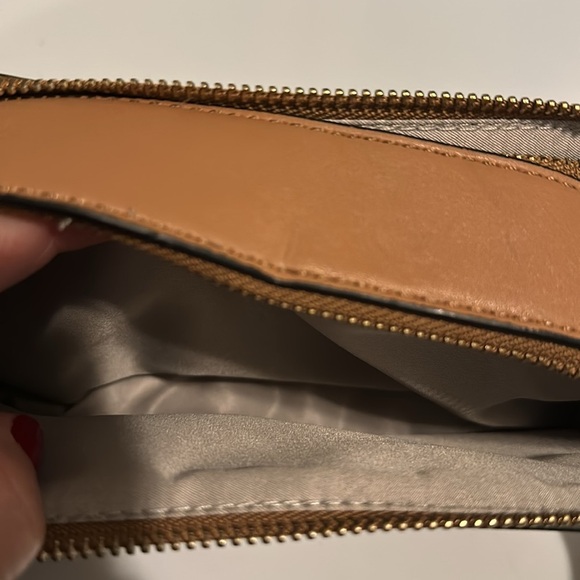 Gianni Bini Small Purse in Brown and golden hardware - Picture 17 of 17